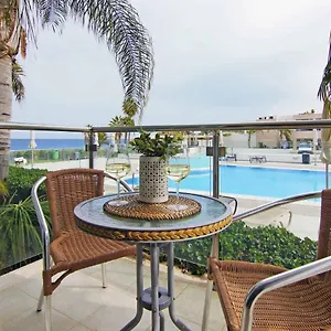 https://diana-beachfront-apartment.protaras-cy-hotels.com